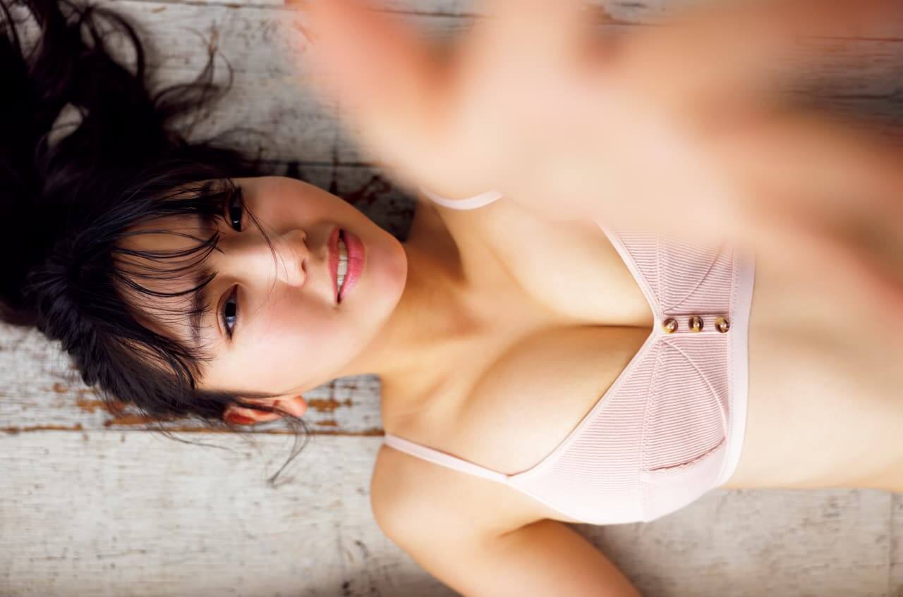 沢口愛華 水着ビキニ画像 虹色に咲く美少女 6枚目