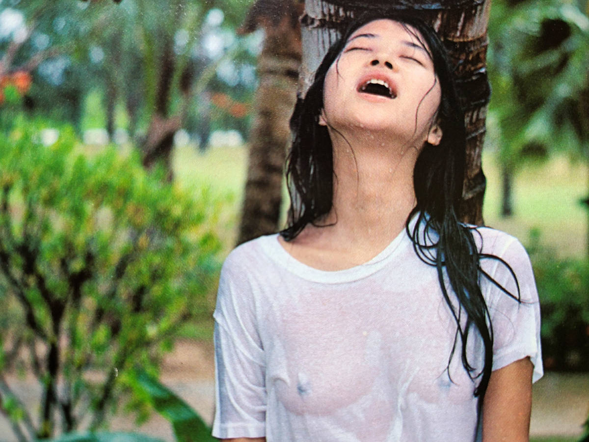 田中美佐子 水着ビキニ画像 女優 9枚目