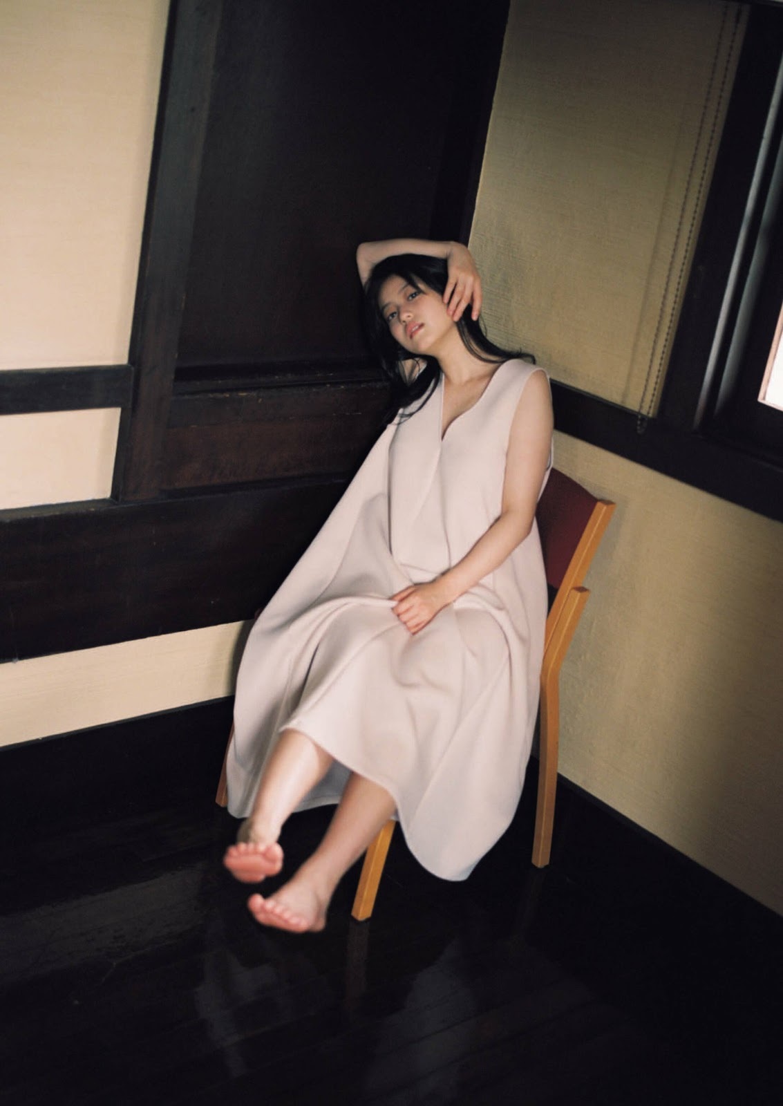 今田美桜 最新グラビア含む水着画像④ 2枚目