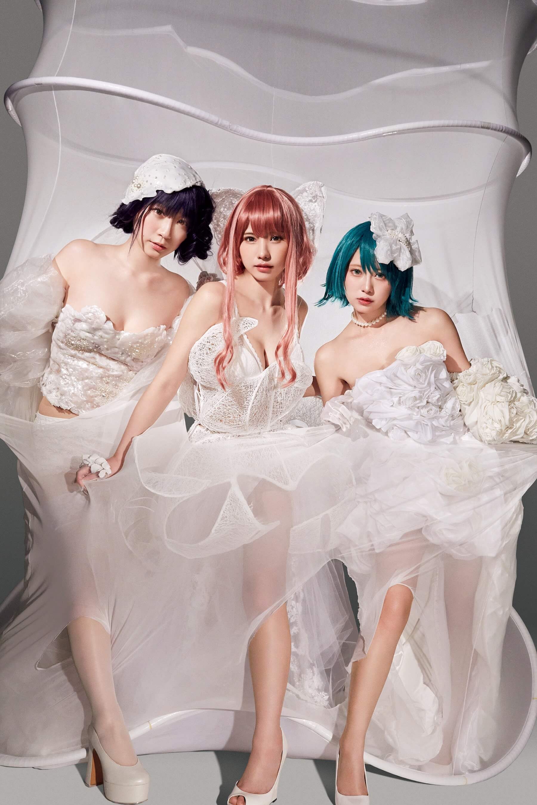 えなこ 伊織もえ 篠崎こころ 理想の結婚式 水着ビキニ画像 4枚目