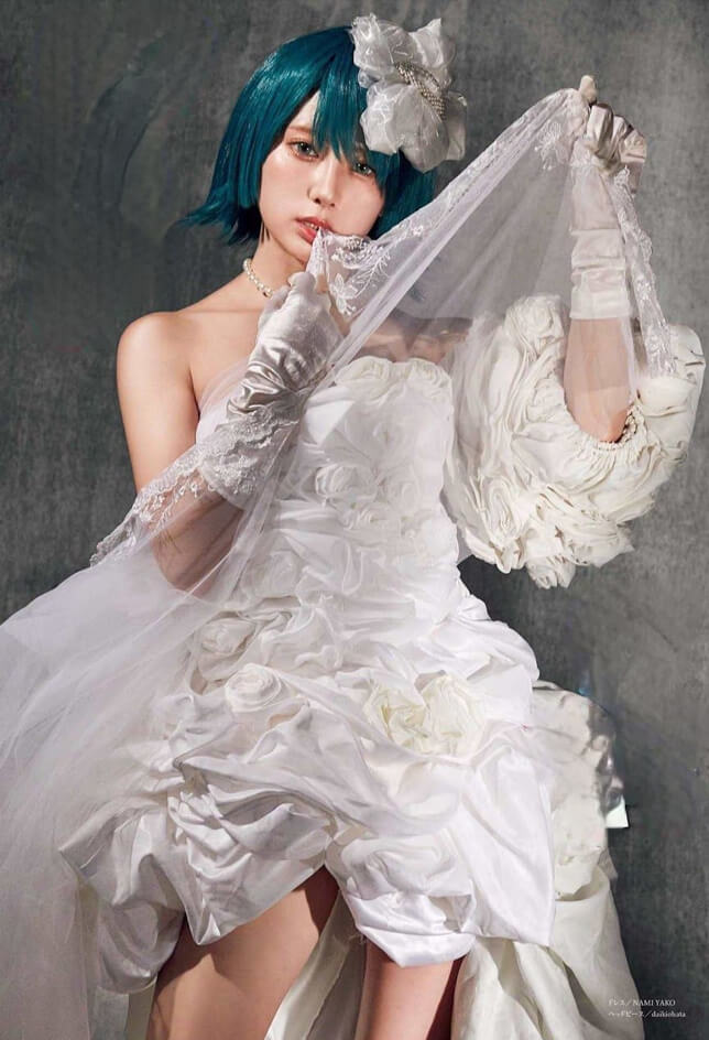 えなこ 伊織もえ 篠崎こころ 理想の結婚式 水着ビキニ画像 11枚目