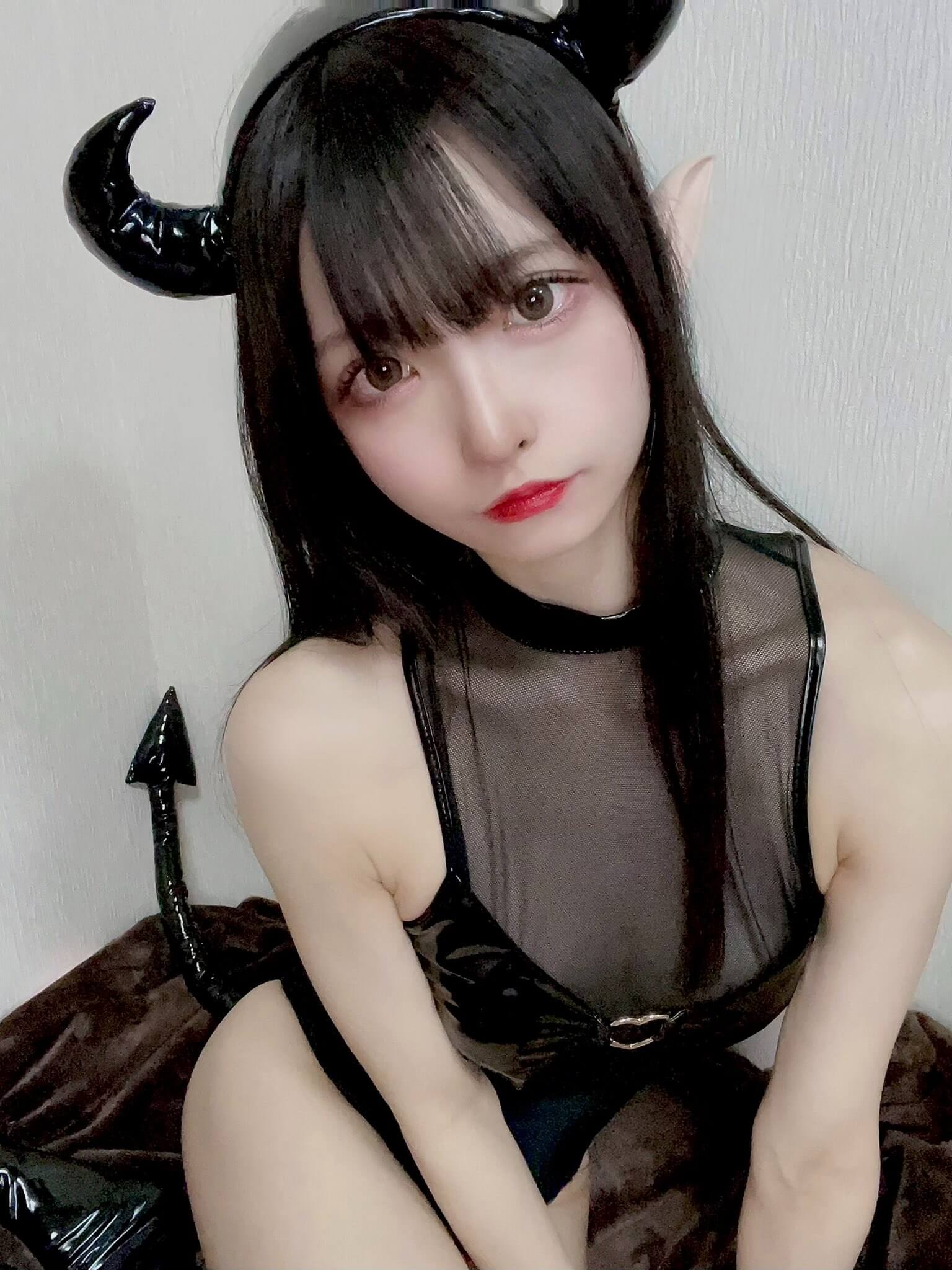 美少女コスプレーヤー コスプレ水着ビキニ画像 3枚目