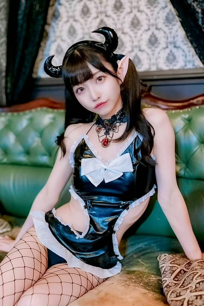 美少女コスプレーヤー コスプレ水着ビキニ画像 7枚目