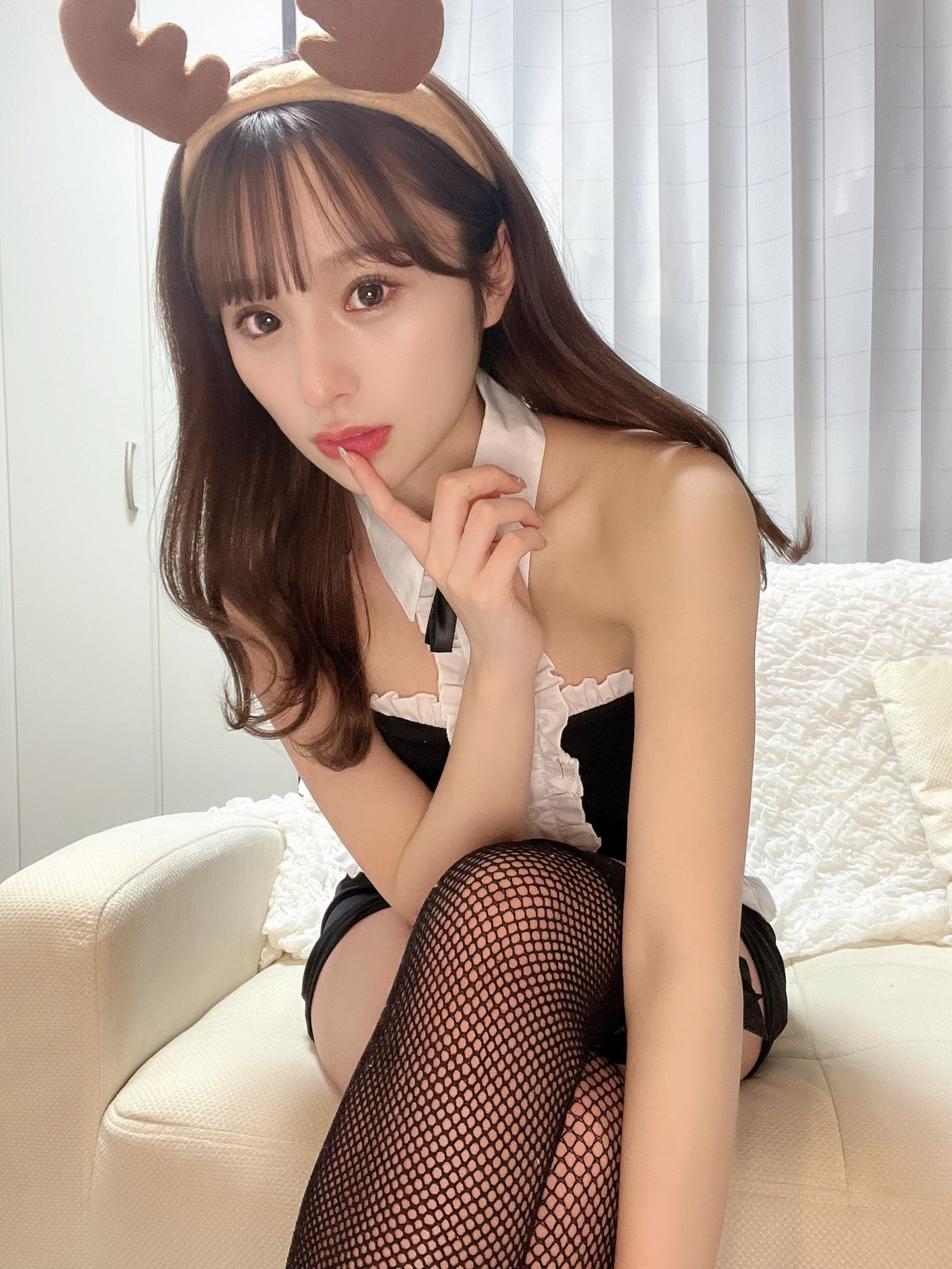 左伴彩佳 最新グラビア水着画像 15枚目