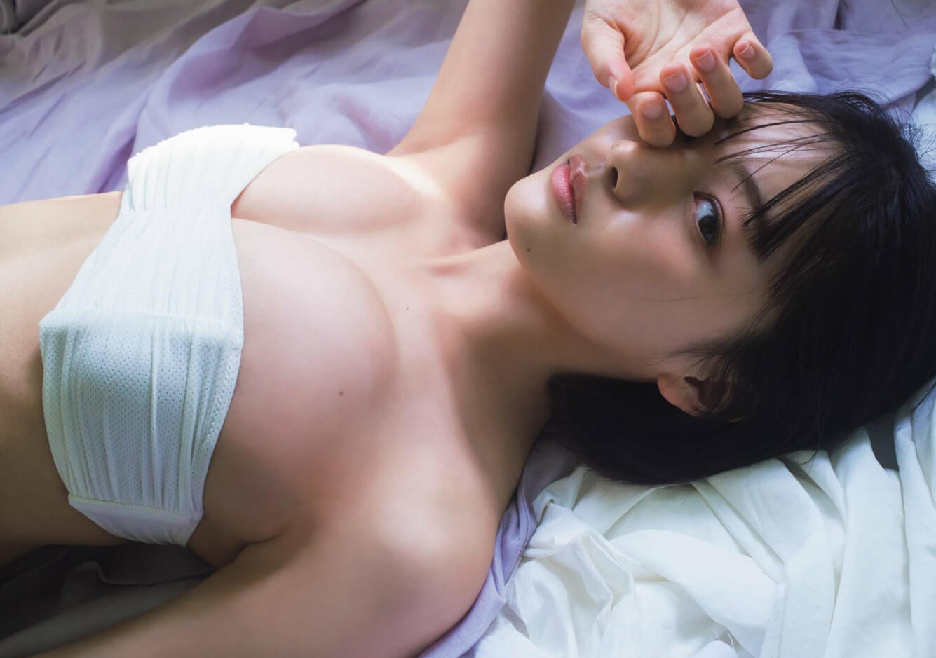 吉澤遥奈 水着ビキニ画像 あどけなさを残す顔立ちと超絶ボディのギャップが日本を席巻中 24枚目