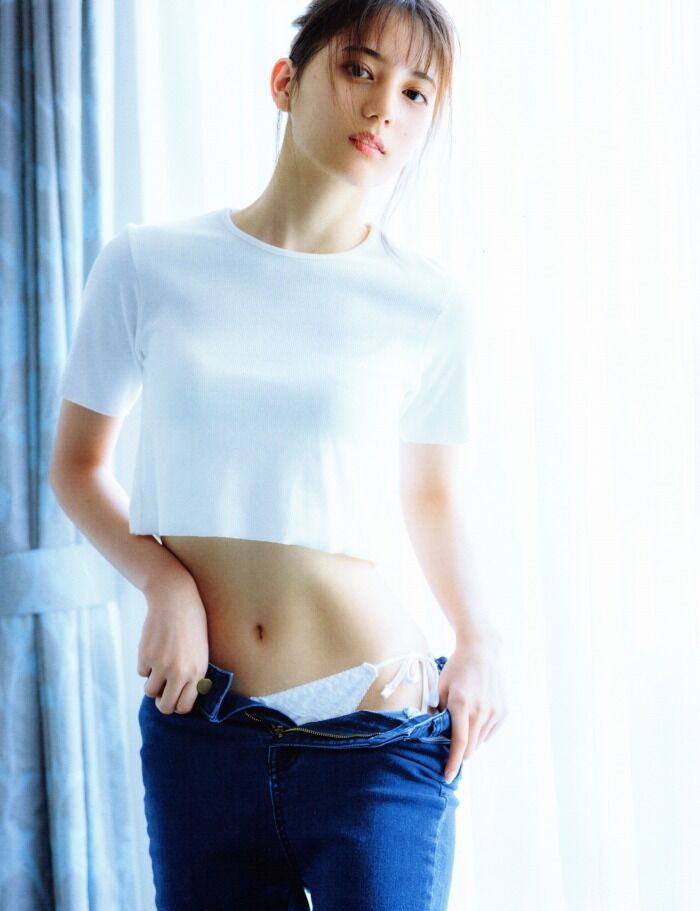 日向坂46 小坂菜緒 水着ビキニ画像 18歳のキラメキ 12枚目