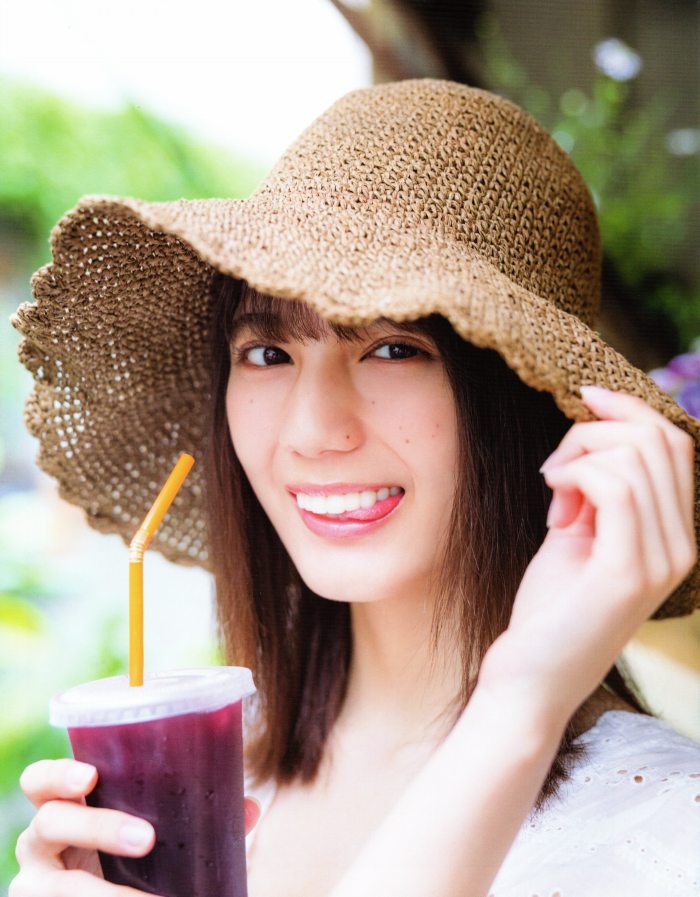日向坂46 小坂菜緒 水着ビキニ画像 18歳のキラメキ 13枚目