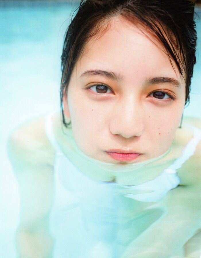日向坂46 小坂菜緒 水着ビキニ画像 18歳のキラメキ 14枚目