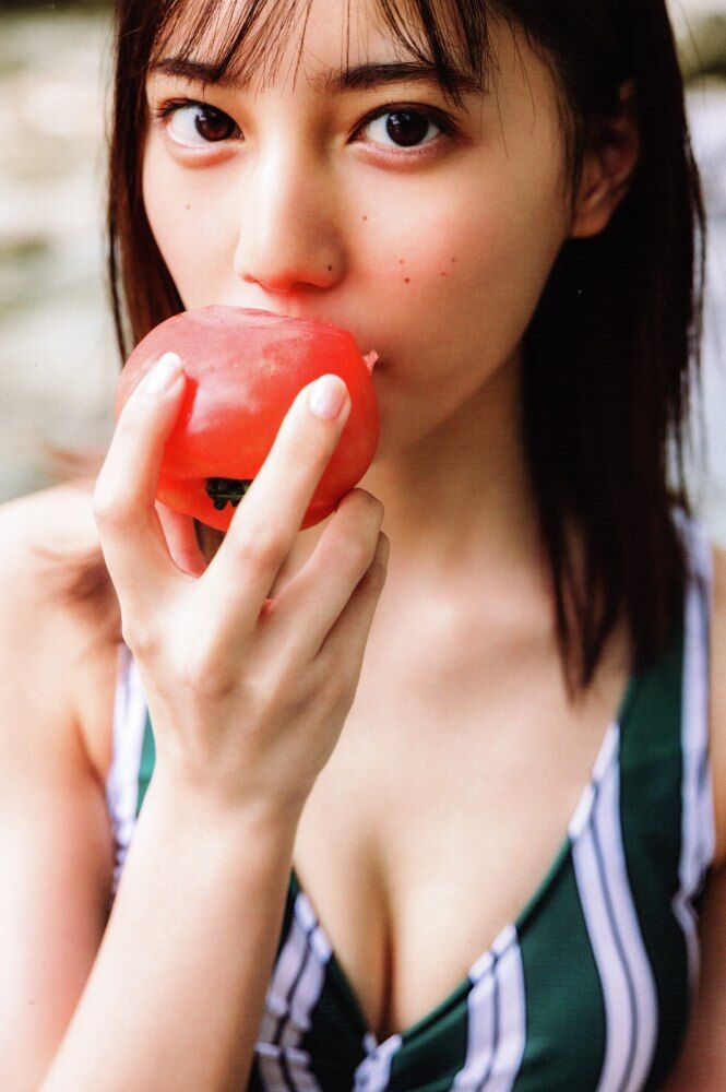 日向坂46 小坂菜緒 水着ビキニ画像 18歳のキラメキ 18枚目