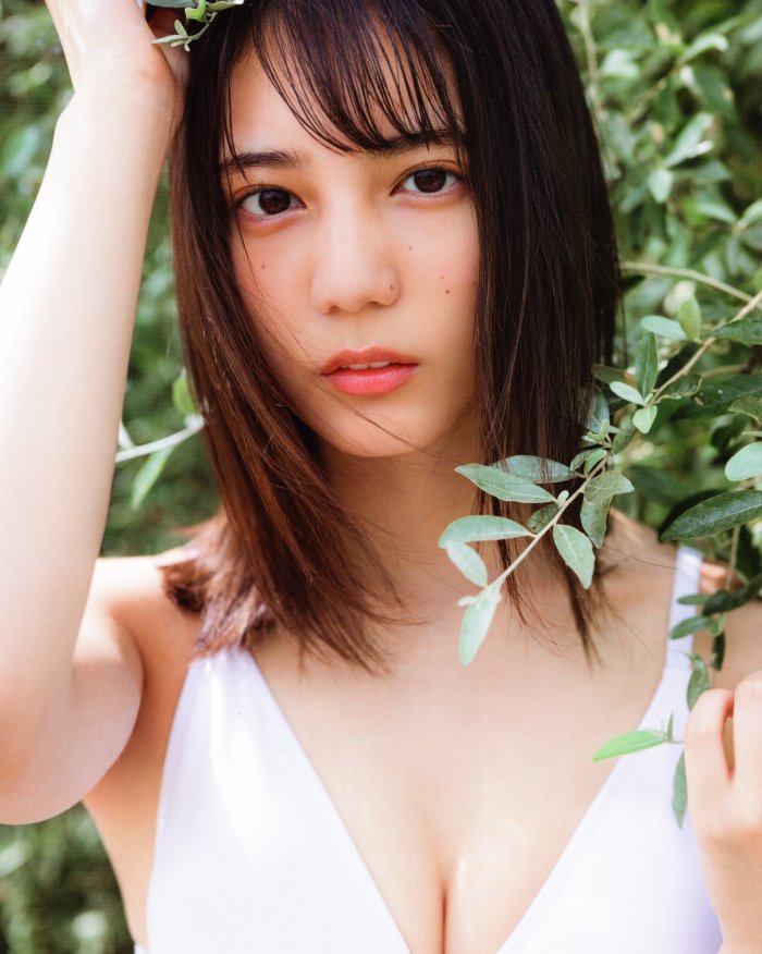 日向坂46 小坂菜緒 水着ビキニ画像 18歳のキラメキ 22枚目