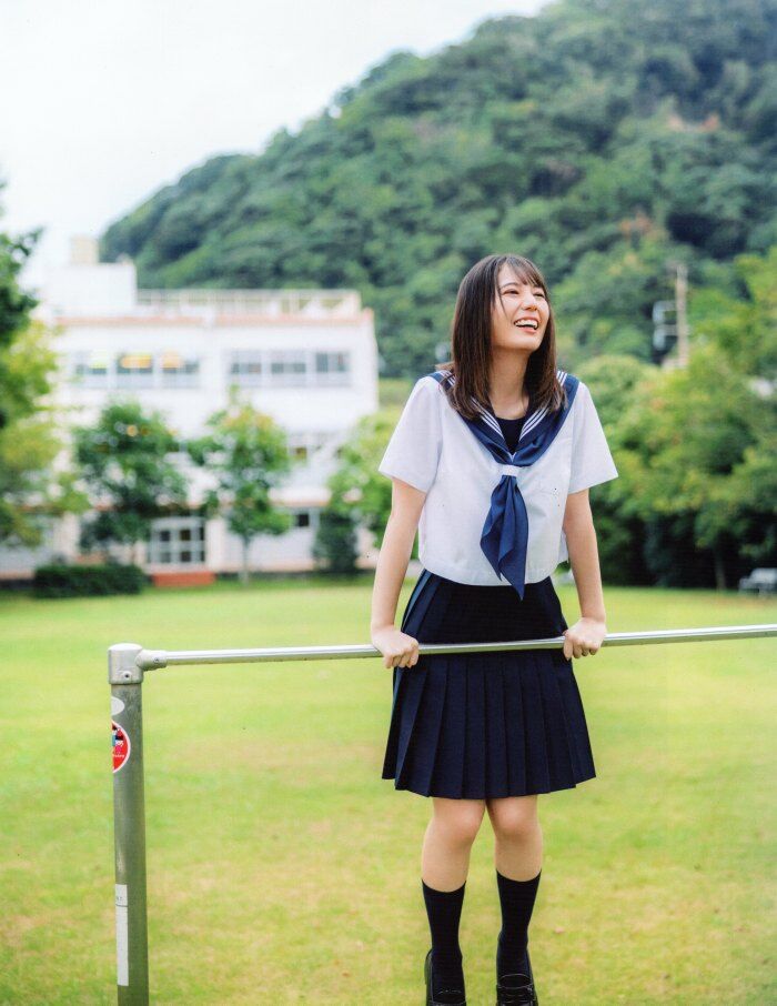 日向坂46 小坂菜緒 水着ビキニ画像 18歳のキラメキ 25枚目