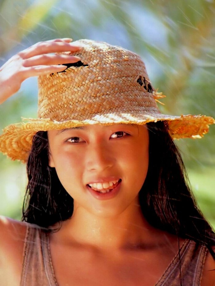 ZARD 坂井泉水 水着ビキニ画像 17枚目