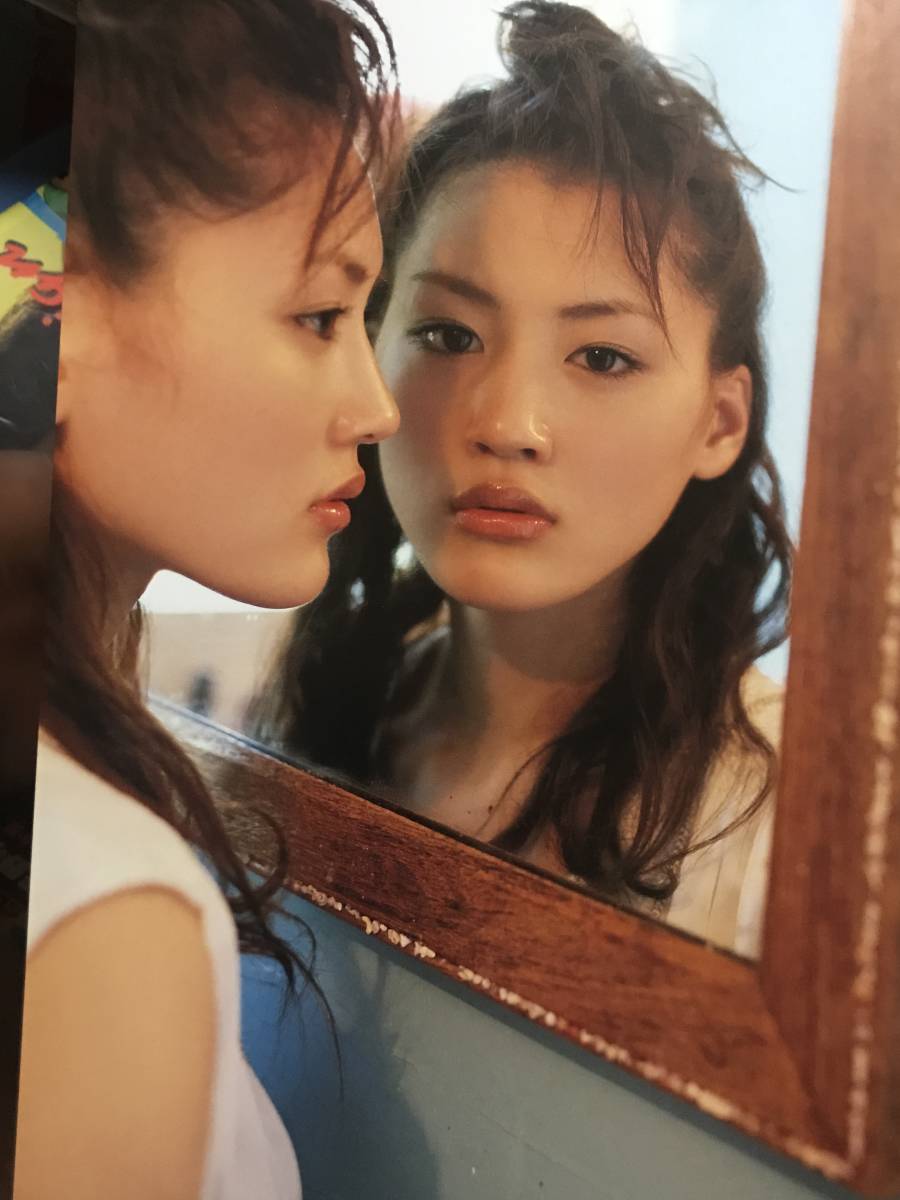 綾瀬はるか 国民的女優の貴重な水着姿まとめ 4枚目