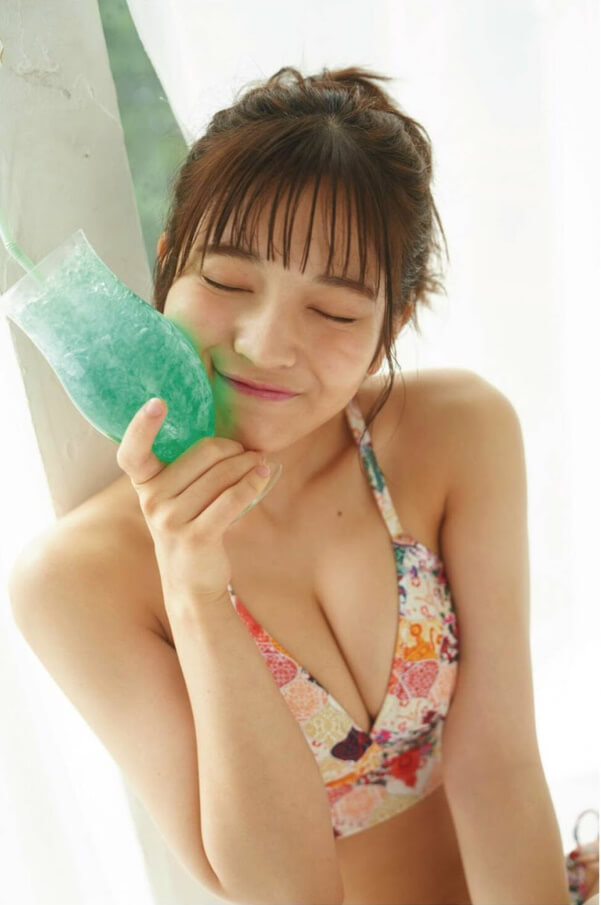 黒嵜菜々子 この水着グラビアを見て憂鬱な気分を吹き飛そう! 10枚目