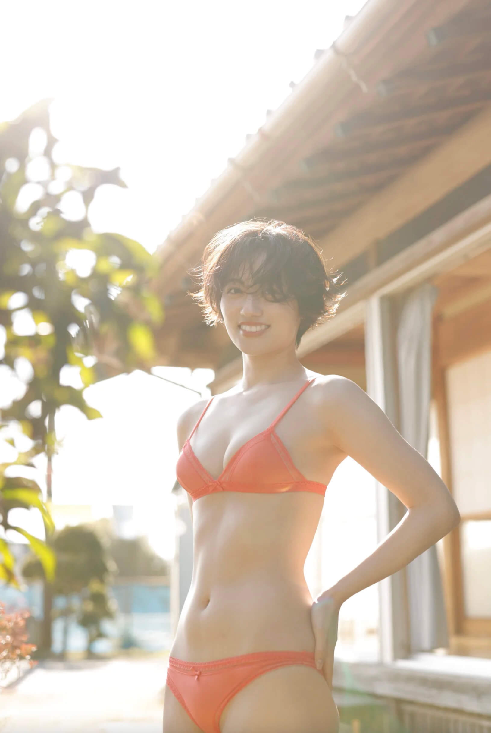 奥山かずさ オレンジビキニ水着 10枚目