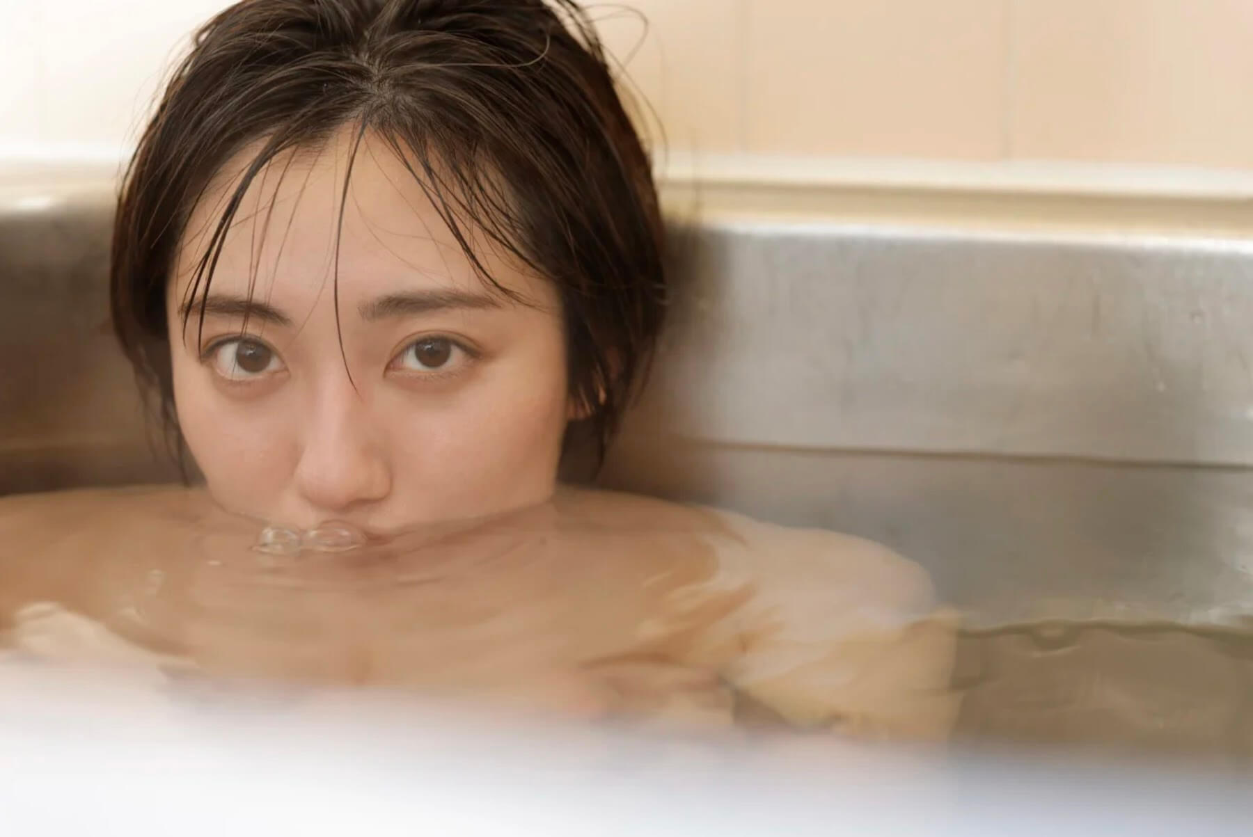 奥山かずさ 水着グラビアお風呂 入浴 12枚目