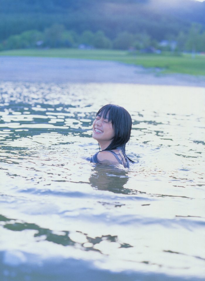 倉科カナ 水着グラビア20歳のひとり旅 12枚目