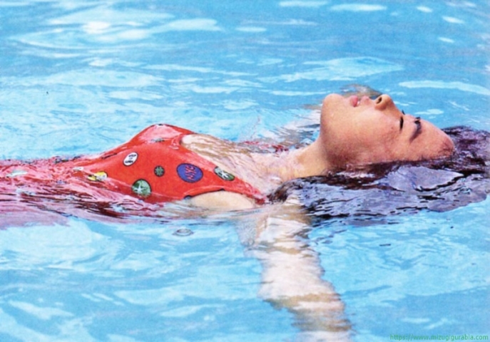 中山美穂 水着ビキニ画像 夏の扉 ちわっす!! 当時15歳 19枚目