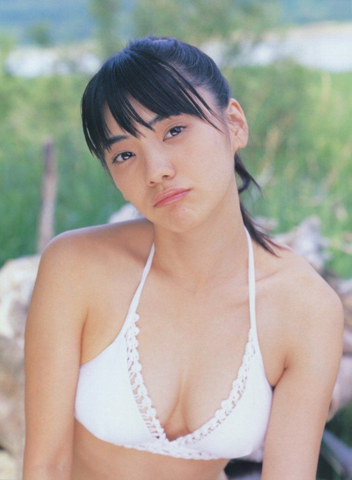 倉科カナ 水着グラビア20歳 大自然の中でスレンダーボディを披露 11枚目