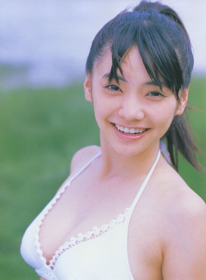 倉科カナ 水着グラビア20歳 大自然の中でスレンダーボディを披露 22枚目