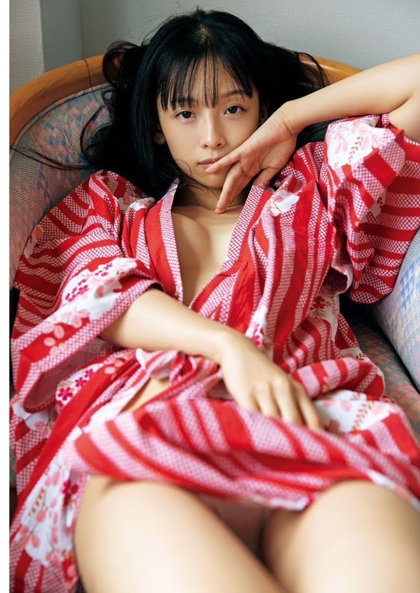 華村あすか 最新グラビア水着画像④ 24枚目