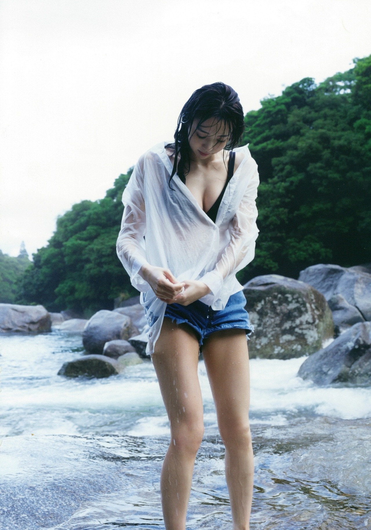 小林由依(櫻坂46)最新グラビア水着画像② 13枚目