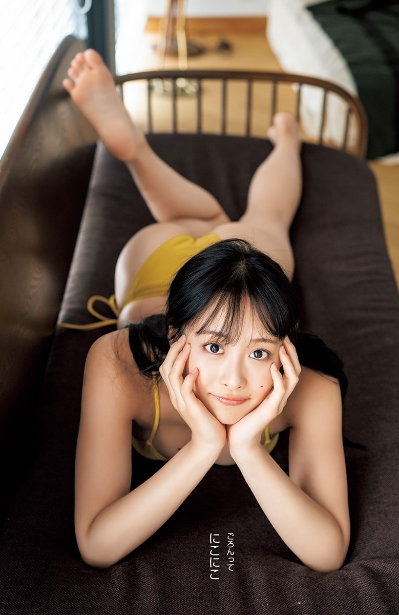 相沢菜月 最新グラビア水着画像 4枚目