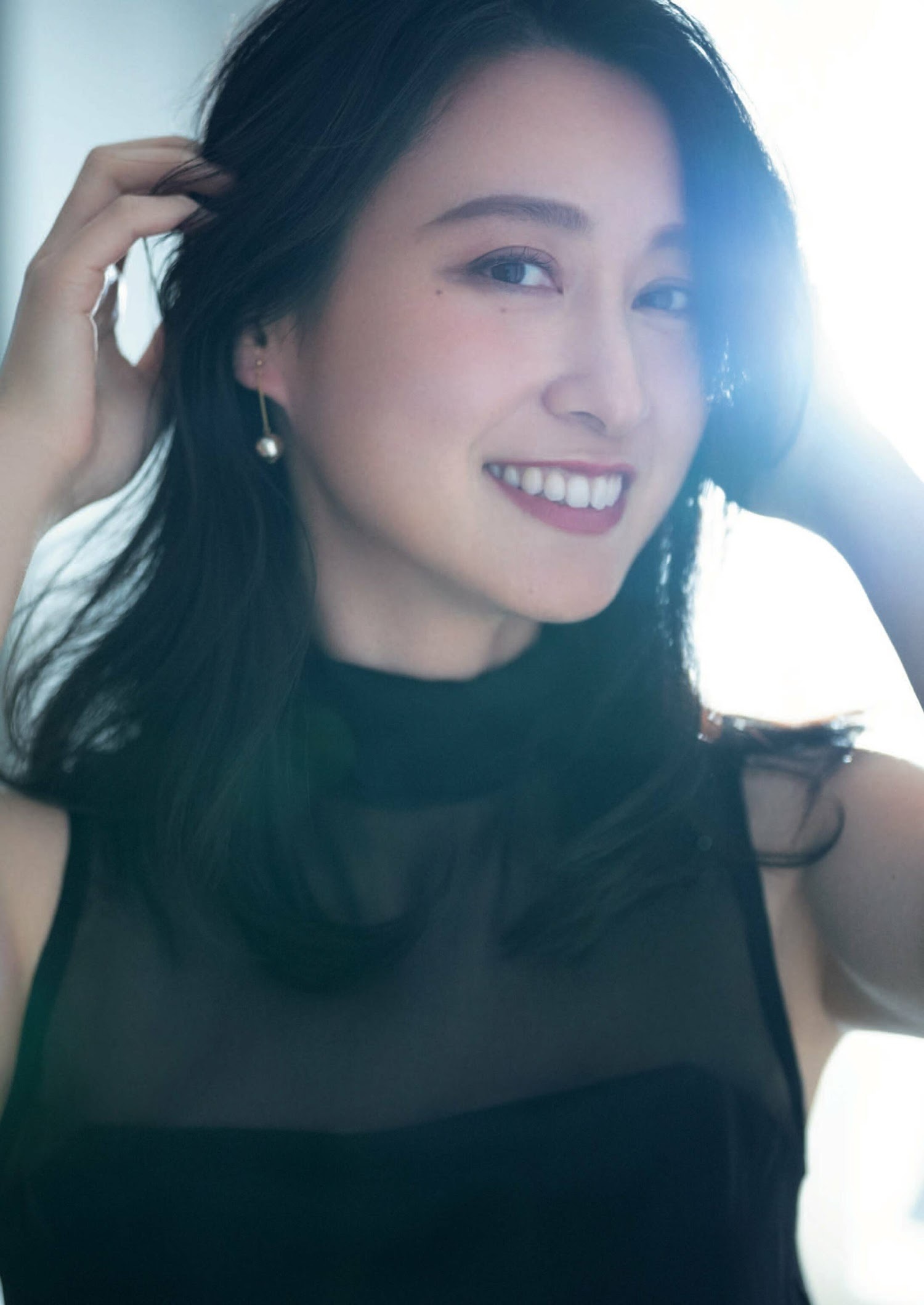小川彩佳 最新グラビア画像 4枚目