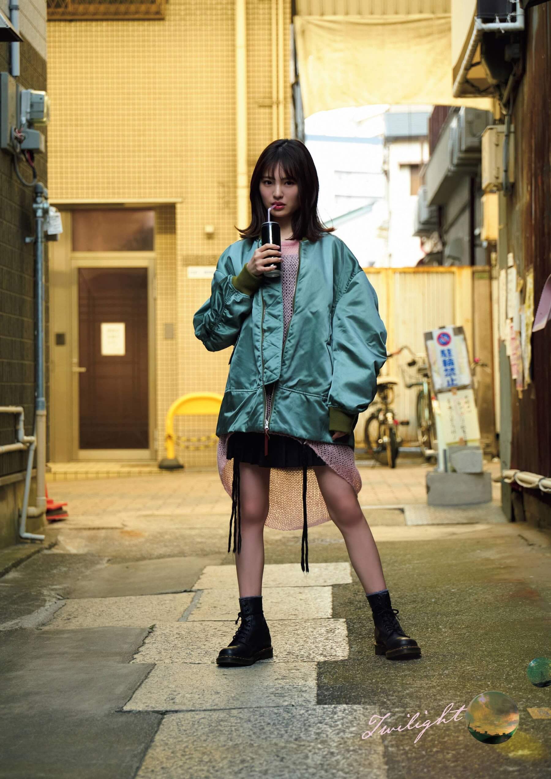 NMB48 新澤菜央 水着グラビア画像 あざとかわいい代表が大人な表情に挑戦! - 芸能アイドルモデル女優水着画像集 1枚目