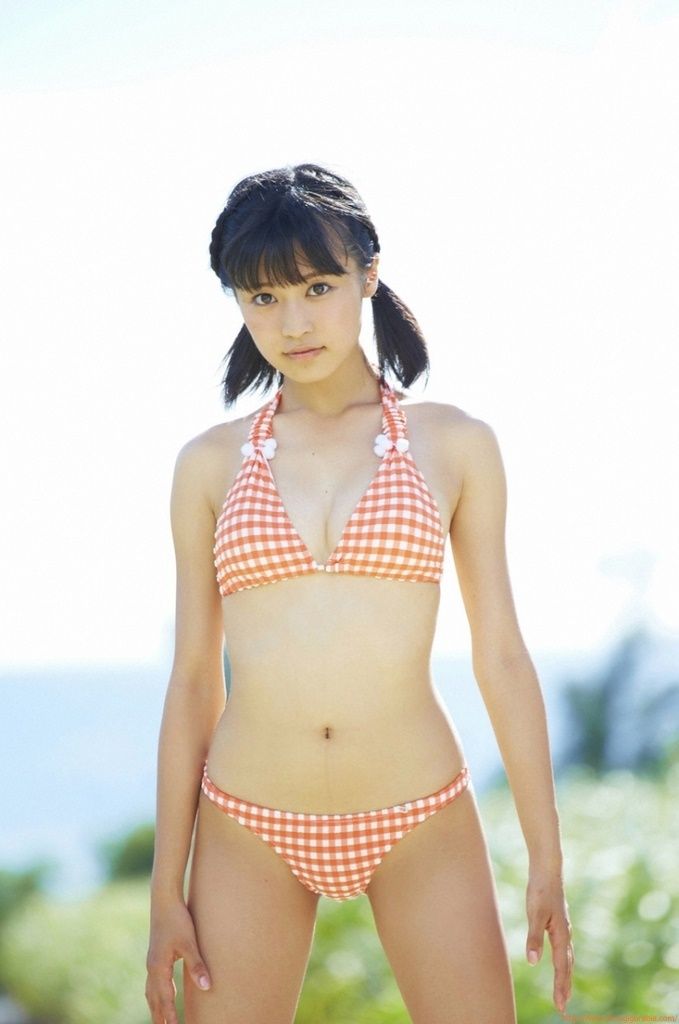 小島瑠璃子ドットビキニグラビア画像 7枚目