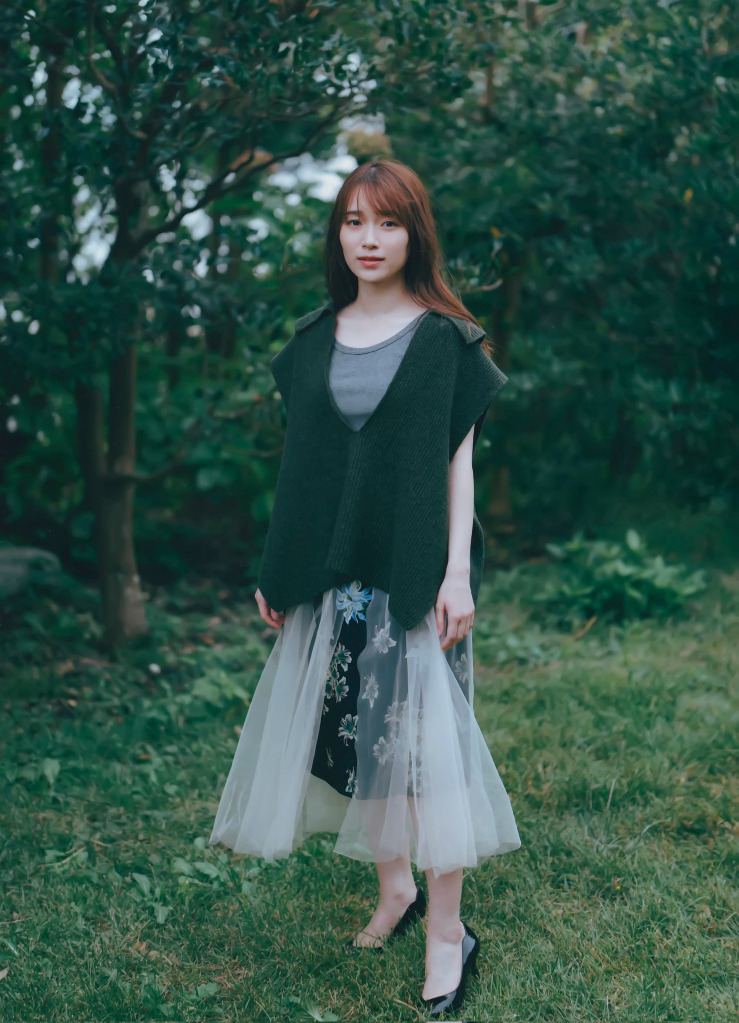 守屋麗奈(櫻坂46)最新グラビア含む水着画像② 7枚目