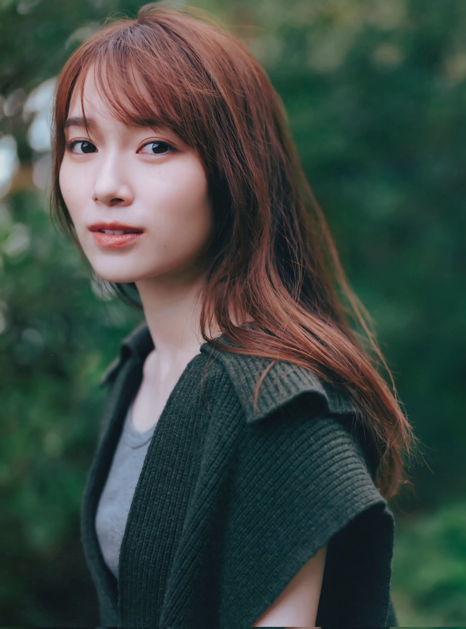 守屋麗奈(櫻坂46)最新グラビア含む水着画像② 8枚目