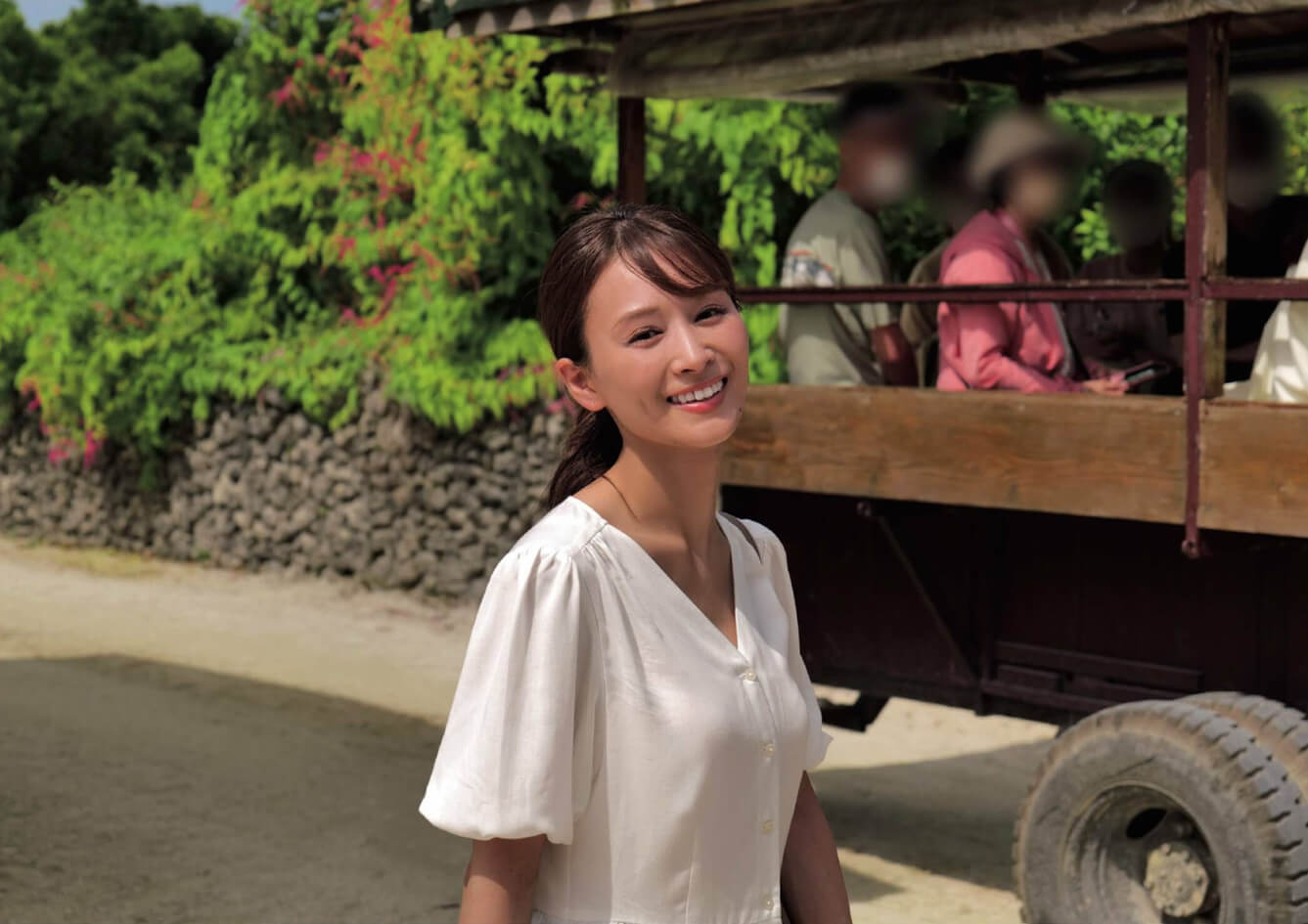 フミカ 大人気の“国民的巨乳のお姉さんと真夏の南の島へ - 芸能アイドルモデル女優水着画像集 4枚目