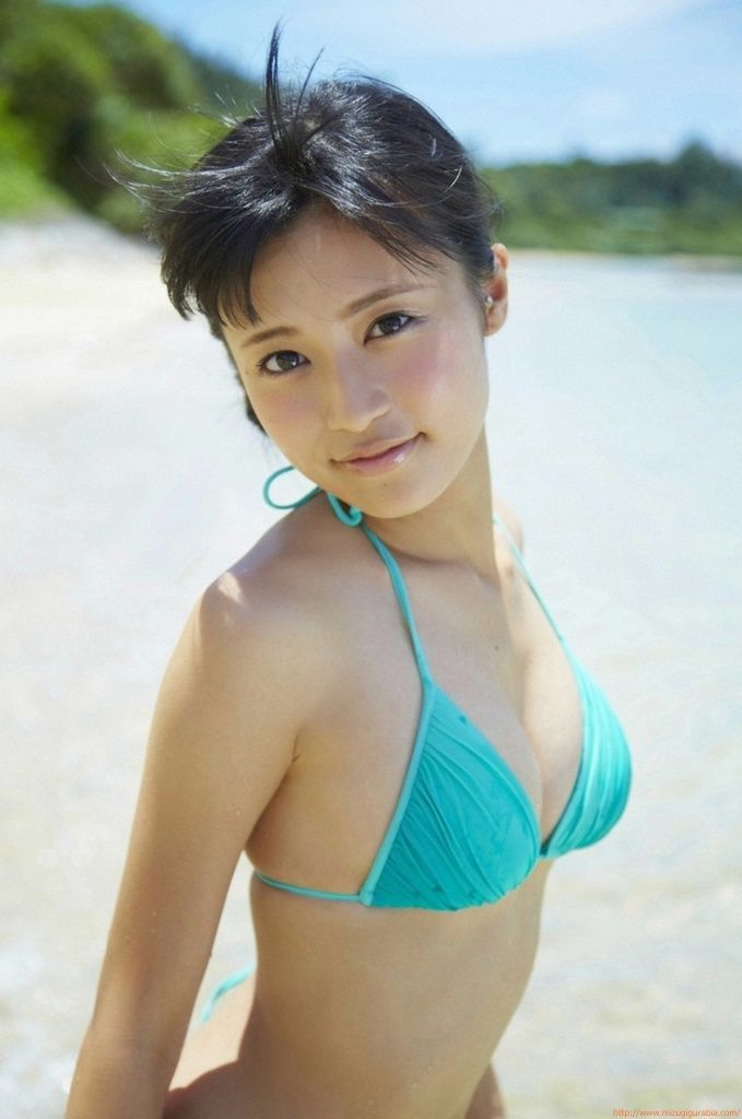 小島瑠璃子水色ビキニ画像 8枚目