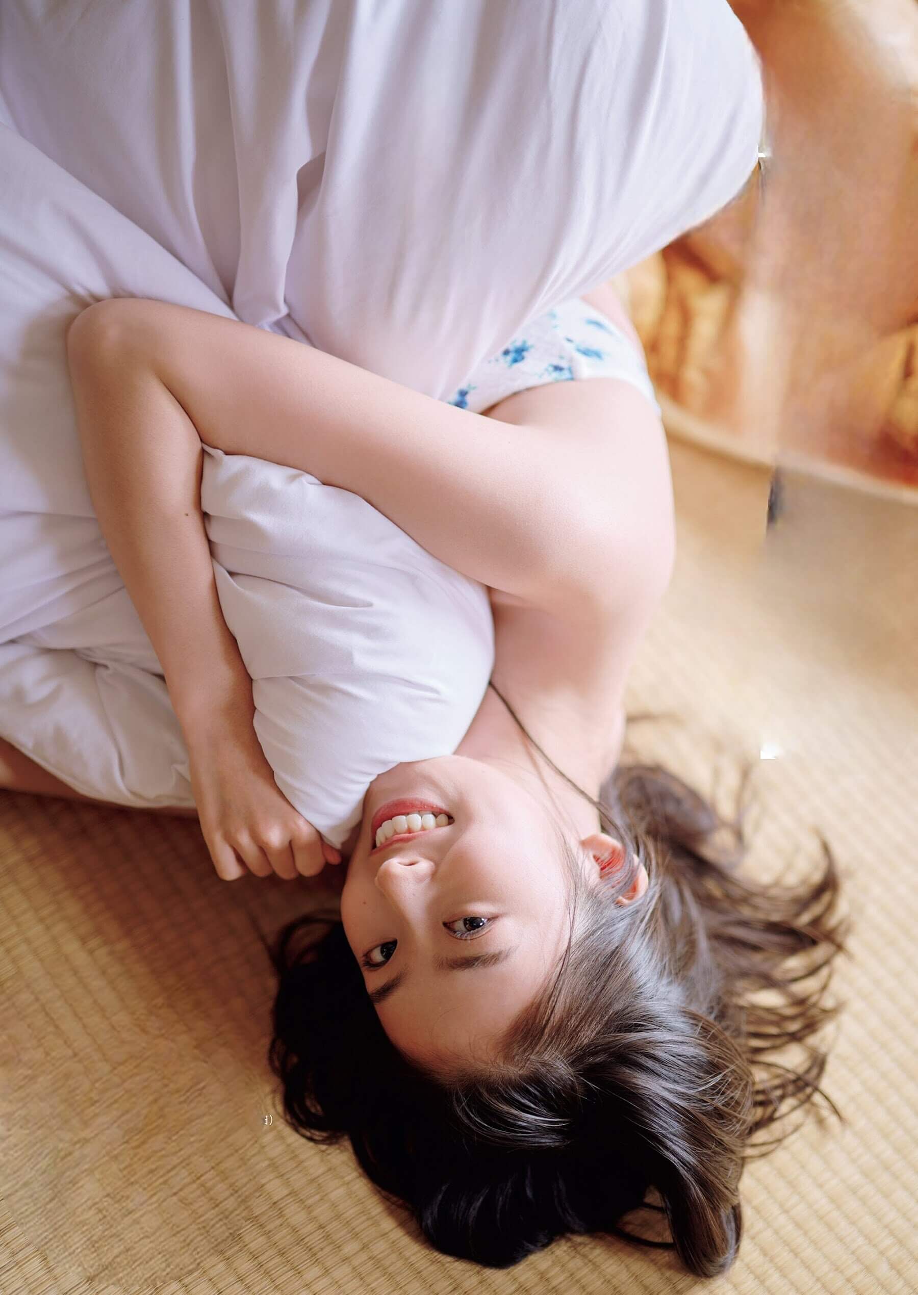 井本彩花 これを最後に水着グラビアはしばらく見納め!!『仮面ライダーリバイス』ヒロイン - 芸能アイドルモデル女優水着画像集 6枚目