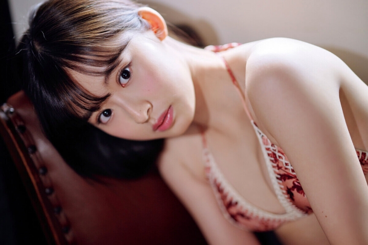 井本彩花 これを最後に水着グラビアはしばらく見納め!!『仮面ライダーリバイス』ヒロイン - 芸能アイドルモデル女優水着画像集 11枚目