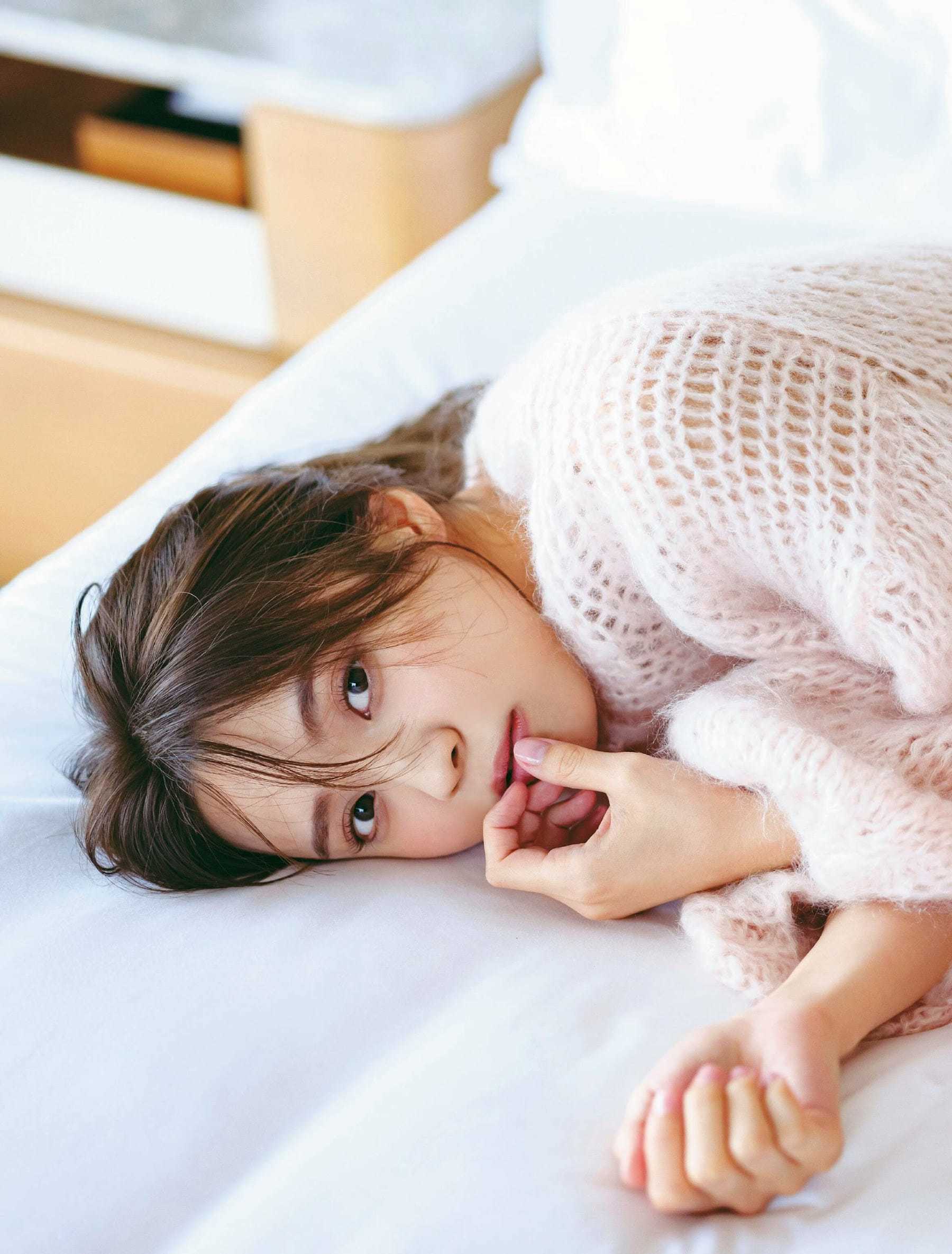 小林由依 櫻坂46 【水着画像】"クールビューティがキャッチフレーズの22歳 - 芸能アイドルモデル女優水着画像集 6枚目