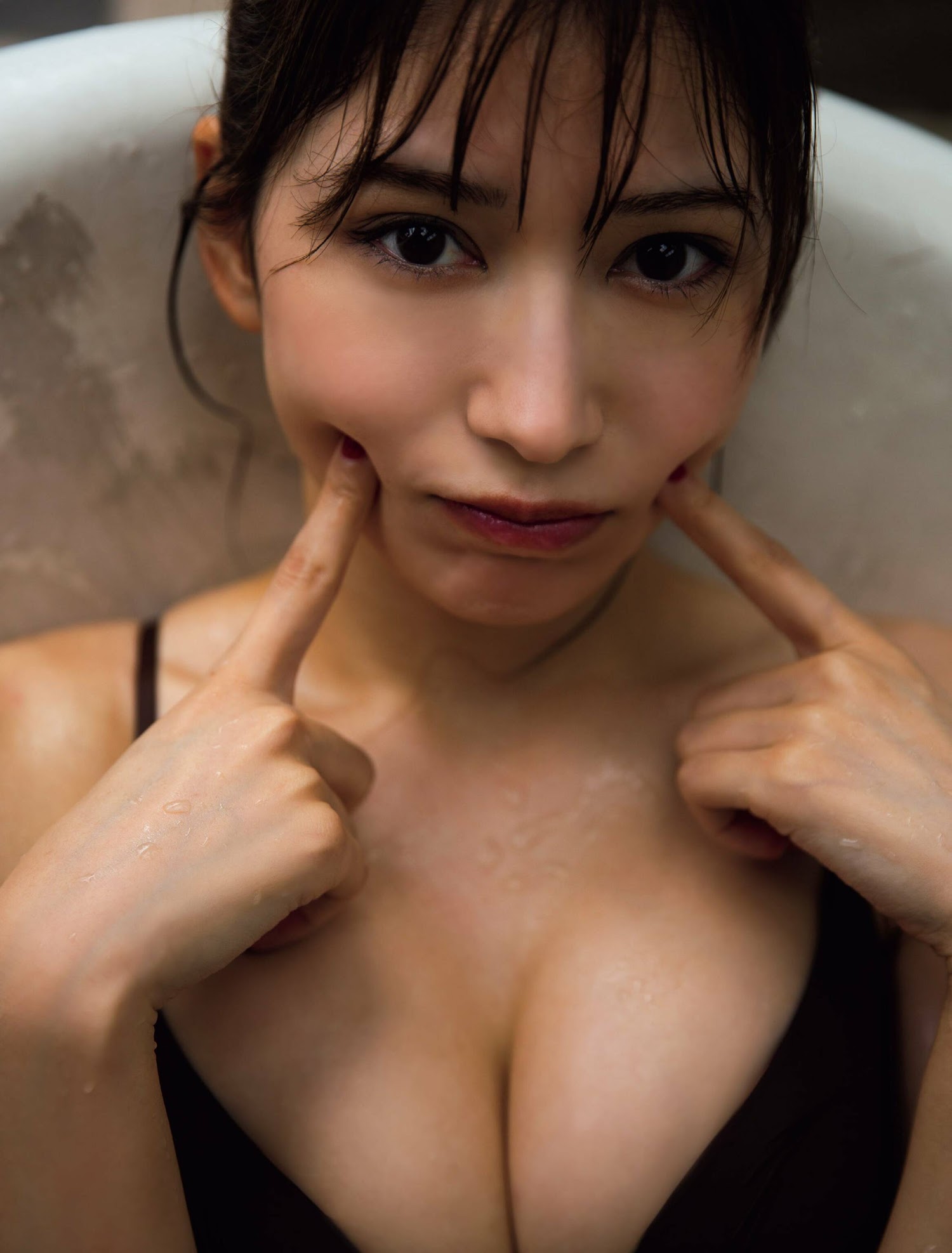 Flash 2023.01.24 No.1673 雪平莉左 「私、Fカップです」 4枚目