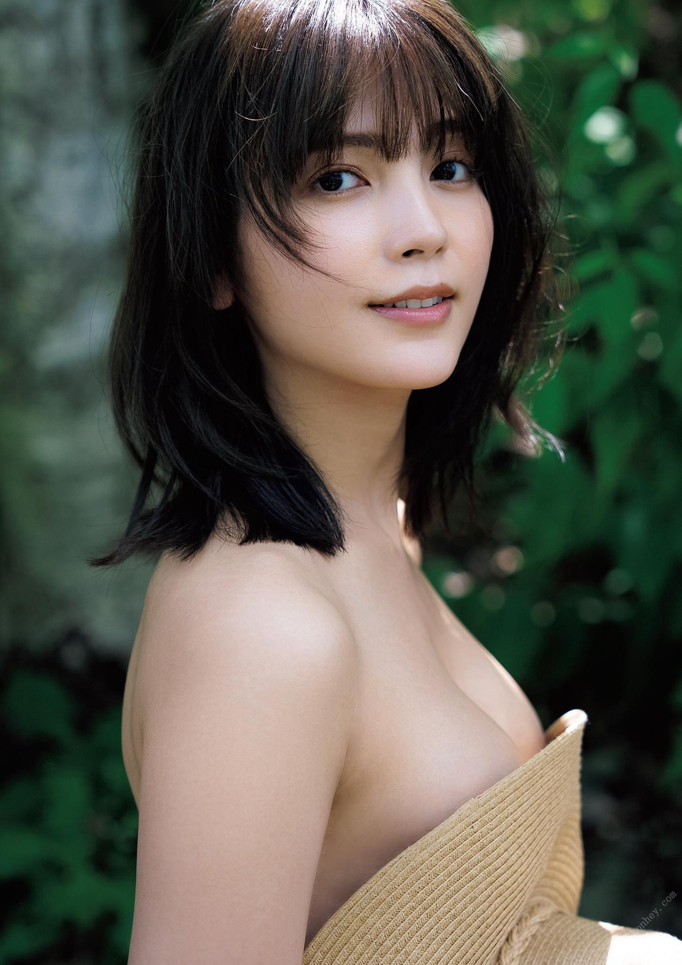 南里美希, 2nd写真集 「Jamais Vu」 1枚目