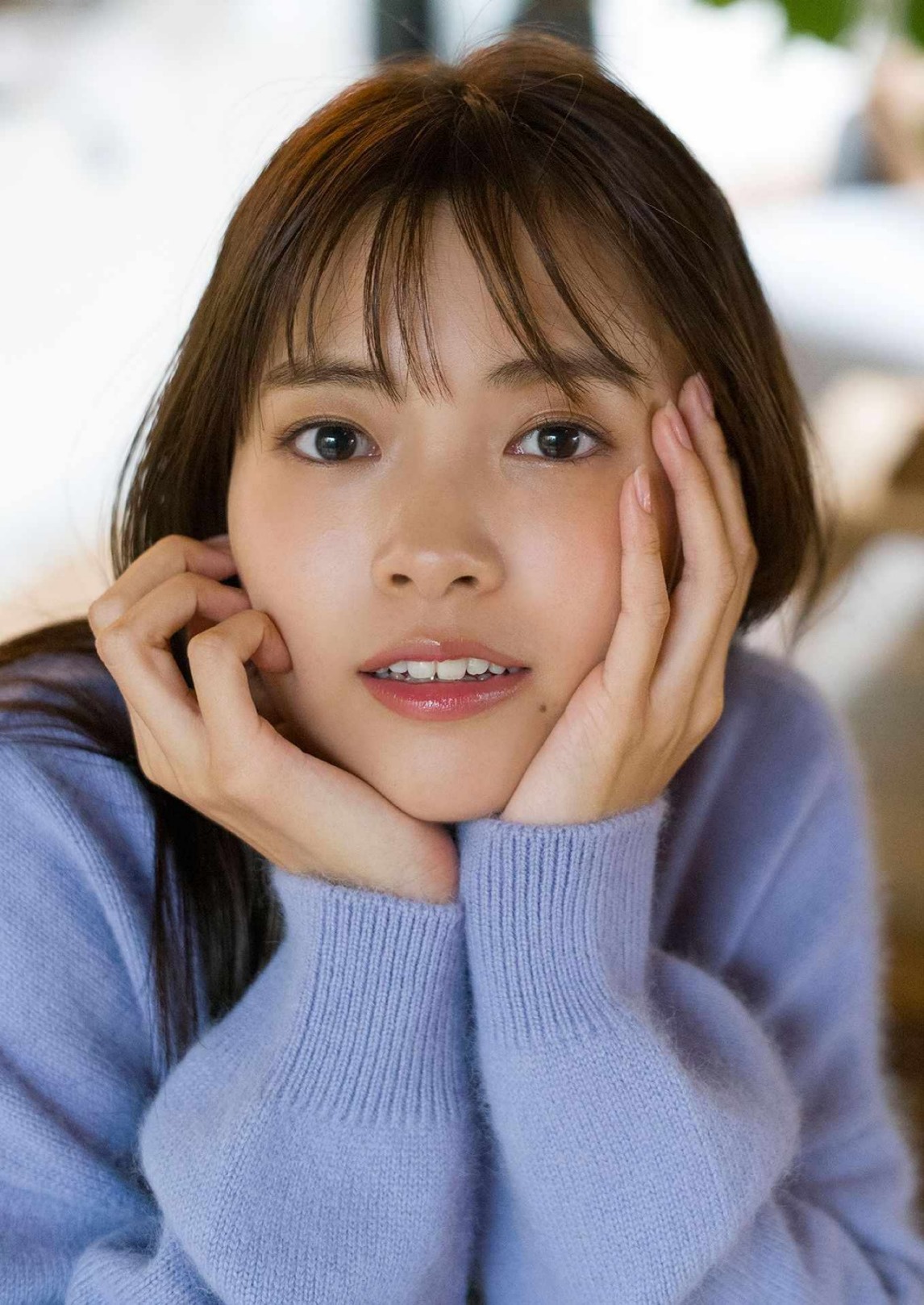 新條由芽 デジタル限定 Young Jump Photo Book 「Elle est très belle」 1枚目