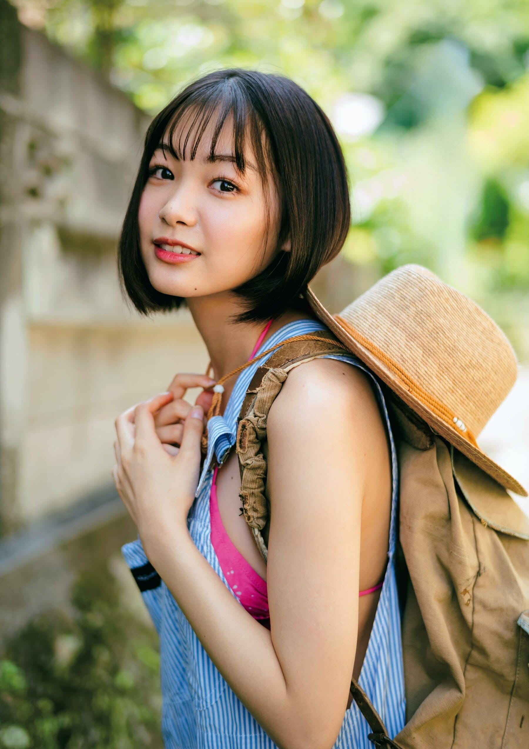 吉澤遥奈【水着画像清楚な見た目とは裏腹なスラリとしたメリハリボディが目を引く現役女子大生 2枚目