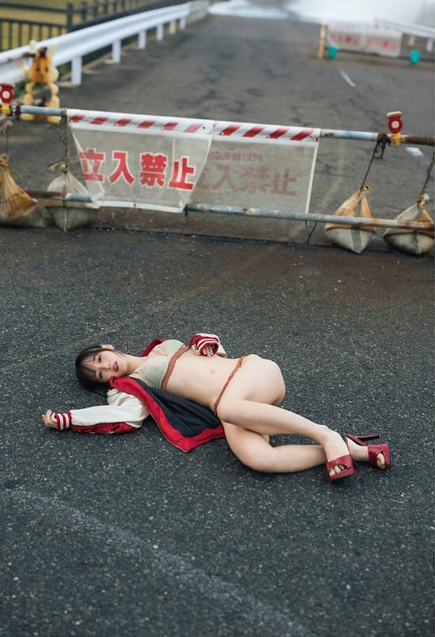 鈴木MOB.【水着画像】「尻」で世の中の常識をぶち壊していく! NGなしのスーパー破天荒アイドル! 7枚目