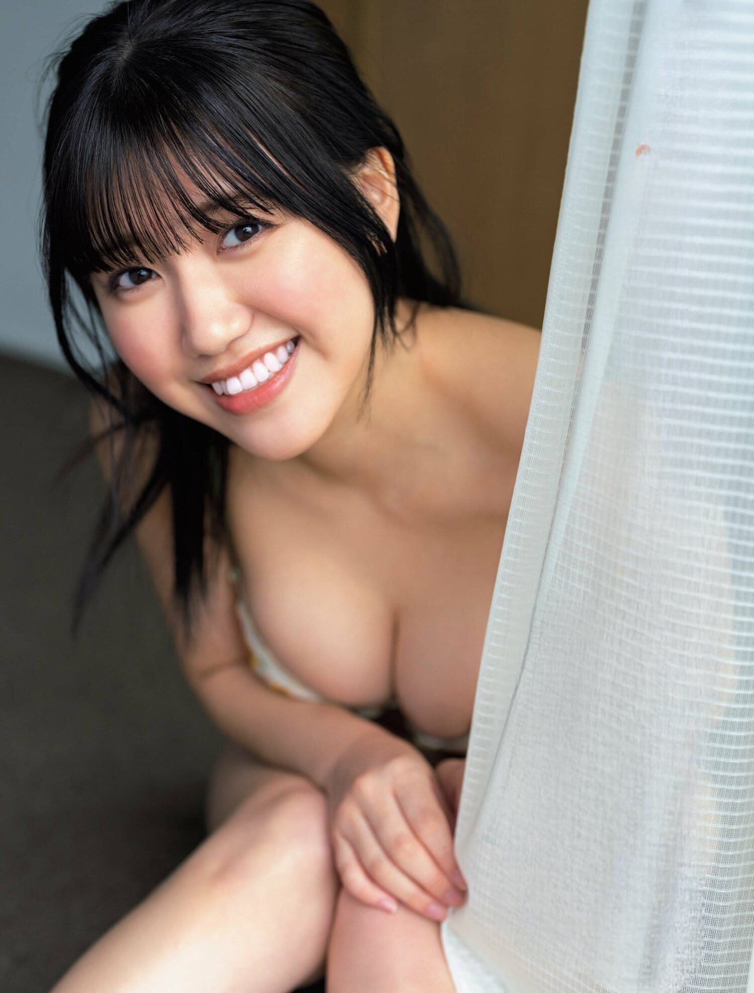 和泉芳怜 日本一幼馴染にしたいアイドル 10代最後の1年 今しかできないことをやりたいです。 1枚目