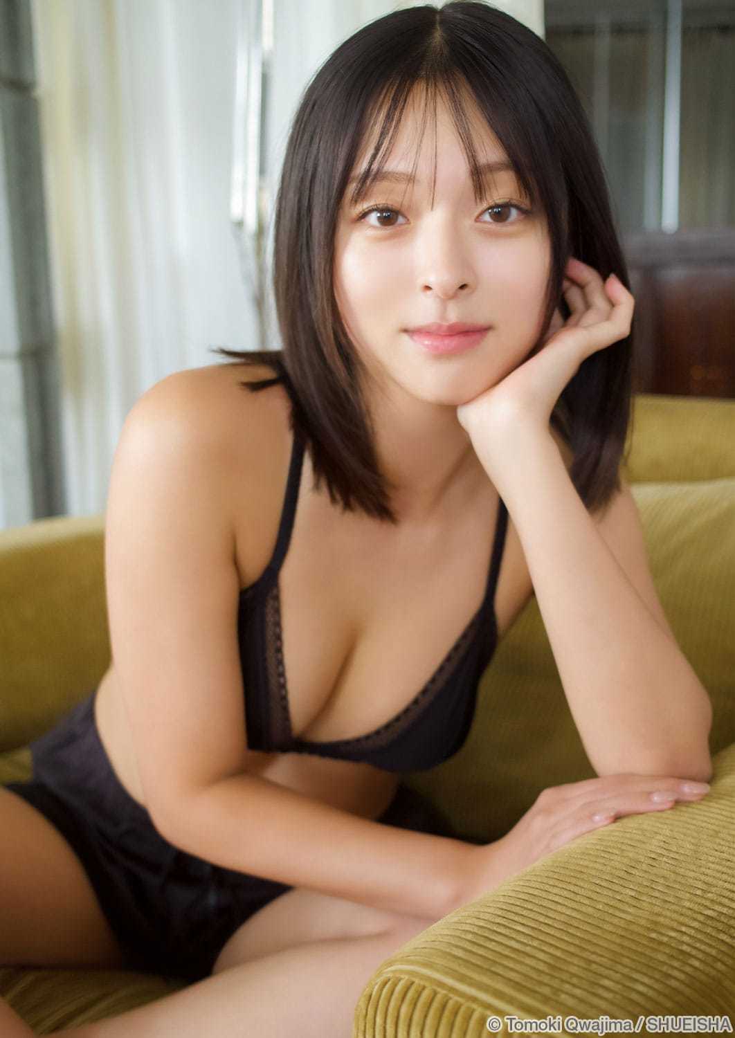 SNSでバズるキレイなお姉さん・かおり【水着画像】 7枚目
