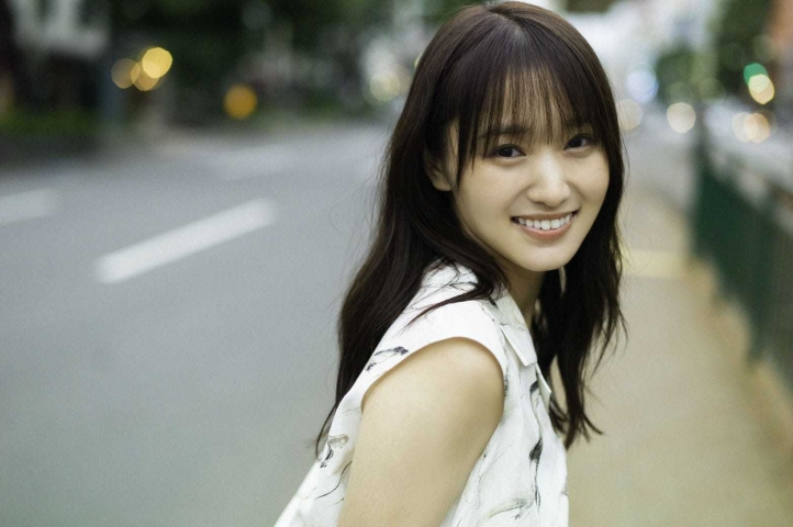 櫻坂46 菅井友香 卒業写真集が発売【水着画像】 13枚目