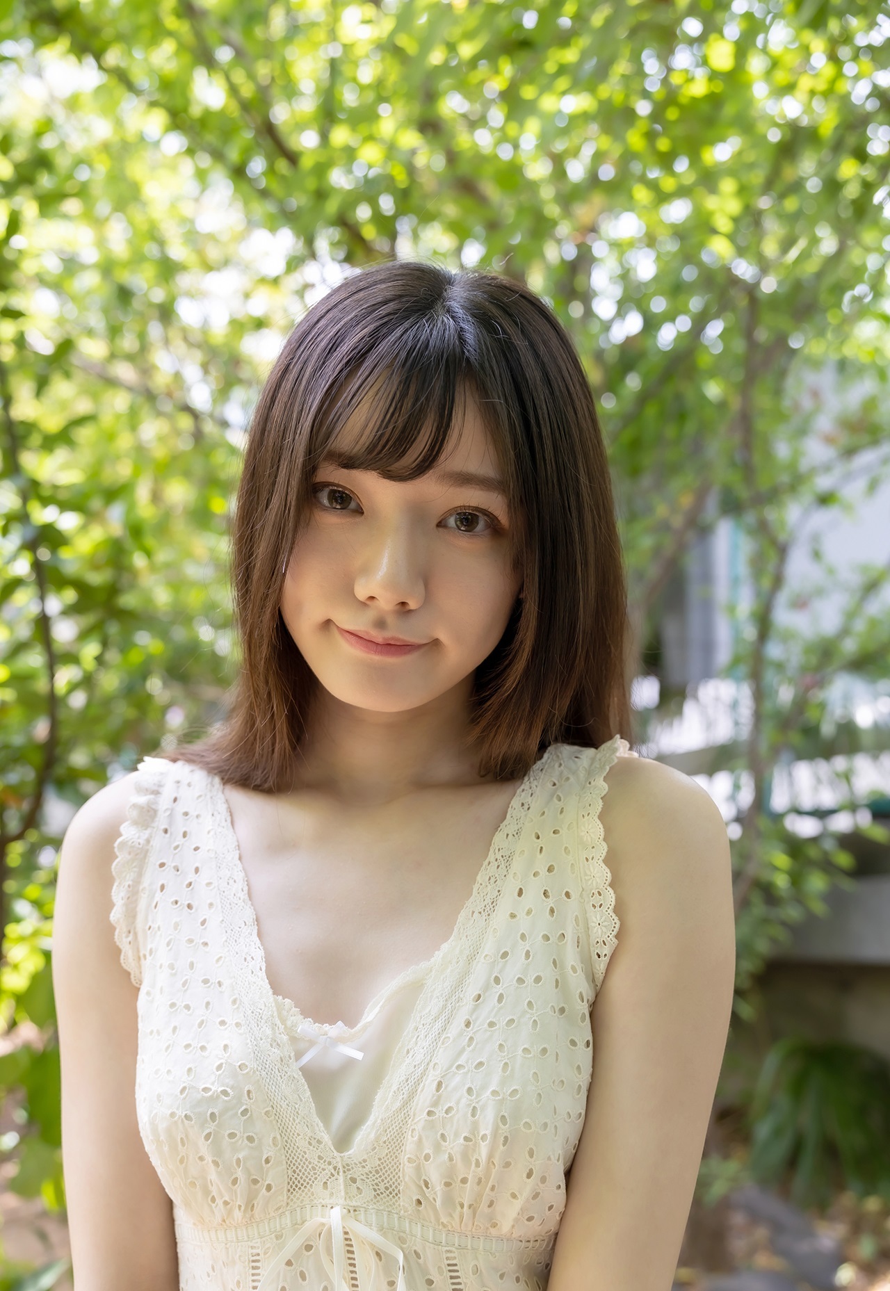 宮下玲奈 最新グラビア画像 1枚目