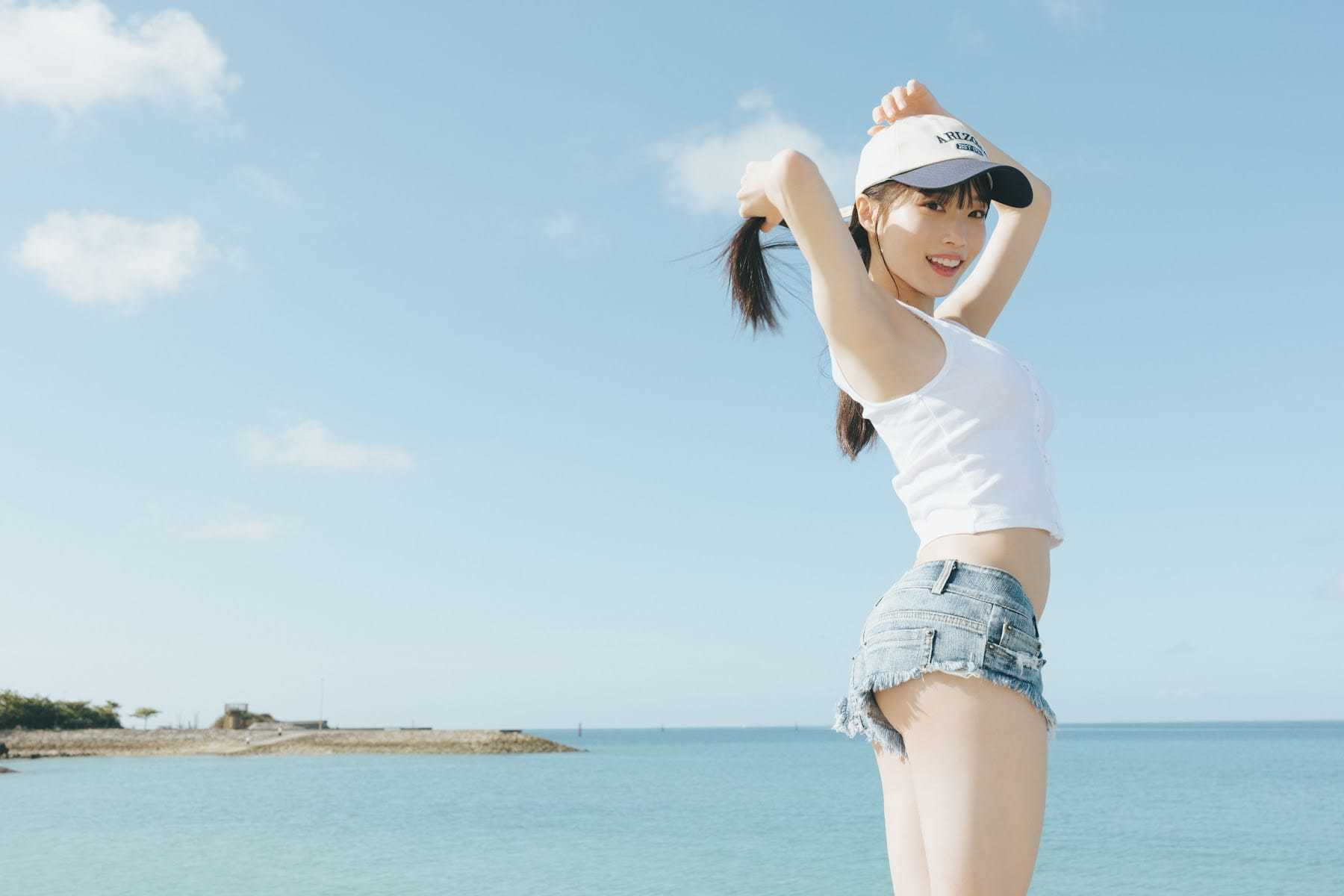 岸みゆ 沖縄の空は青く晴れ渡った。【水着画像】 5枚目
