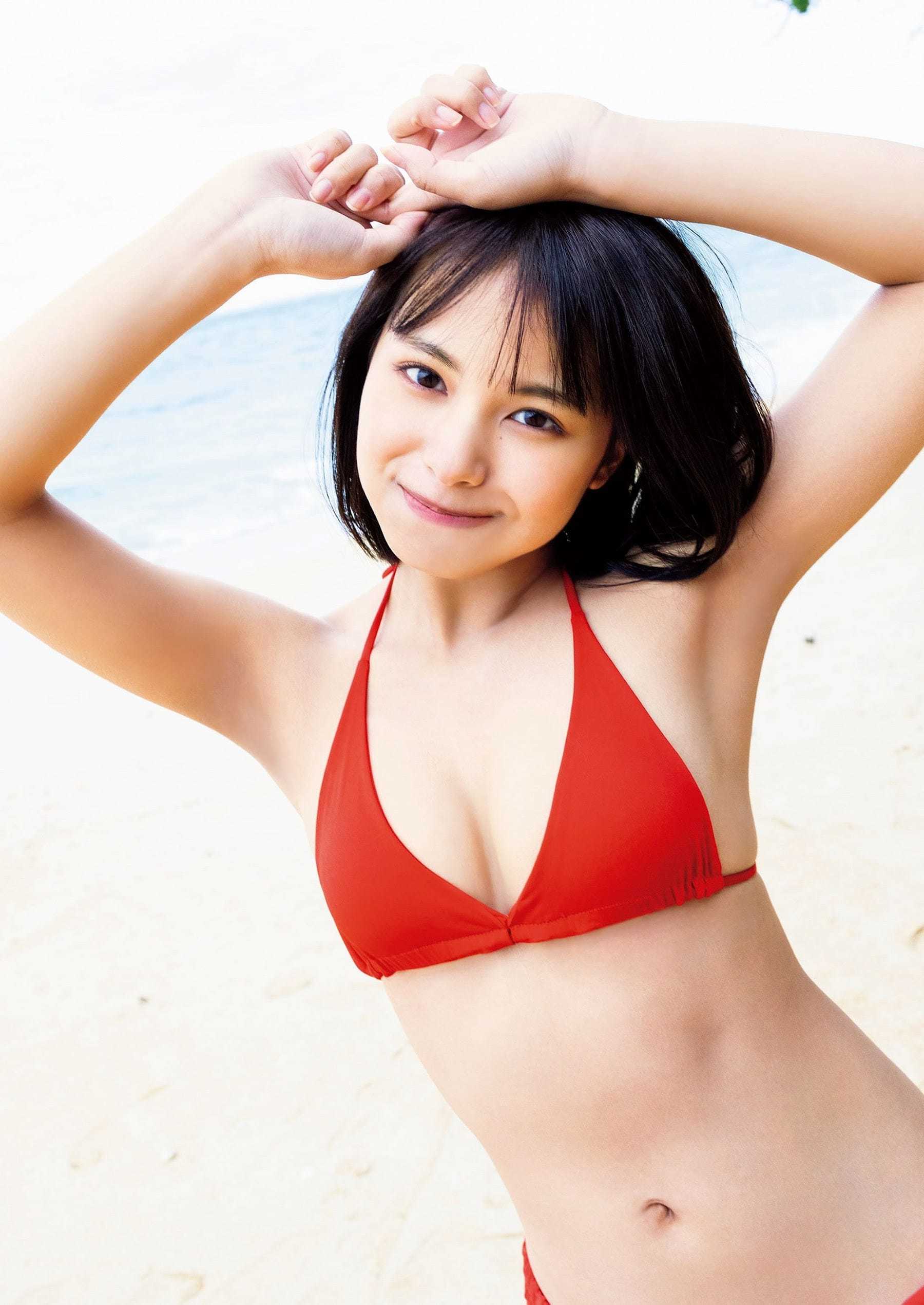 宮崎あみさ 待望のファースト写真集が発売【水着画像 3枚目
