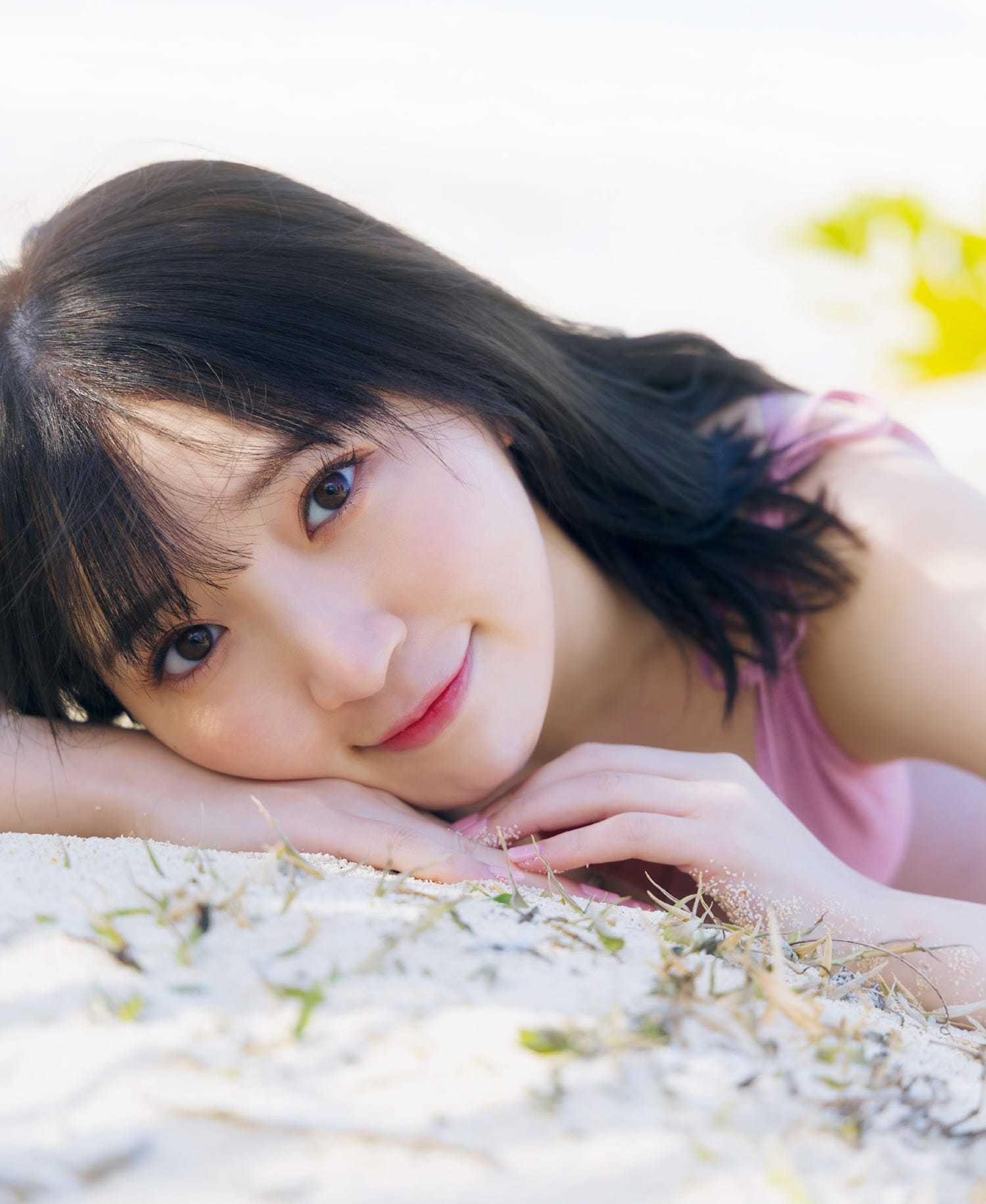 声優ユニット・Pyxisとしても活動する 人気声優の豊田萌絵とふたりきりの沖縄旅行へ。 1枚目