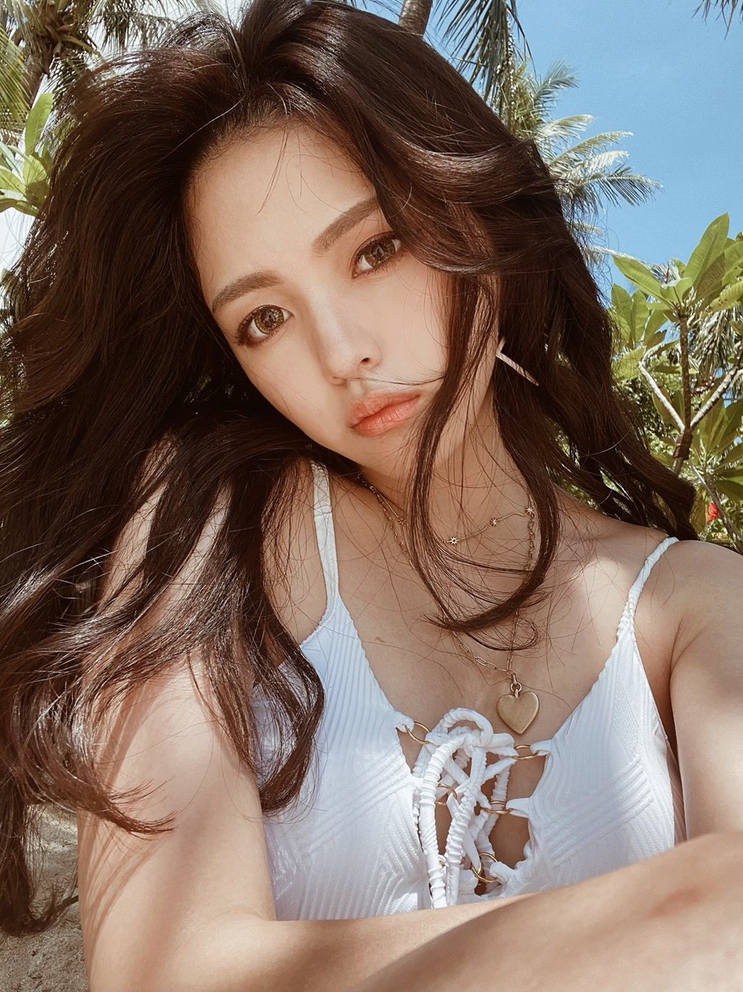 徳本夏恵 最新グラビア水着画像 21枚目